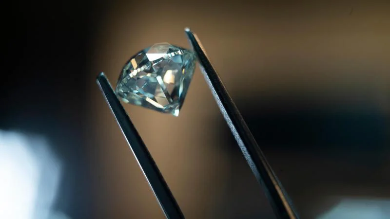 The significant difference between diamond and pearl shows that diamond is an unadulterated element produced of carbon. On the other hand, Pearl is a compound produced with calcium carbonate, essentially a combination of aragonite and calcite. Diamonds and pearls are extensively beneficial gemstones. These two stones are extremely costly and are utilized in various kinds of jewellery.