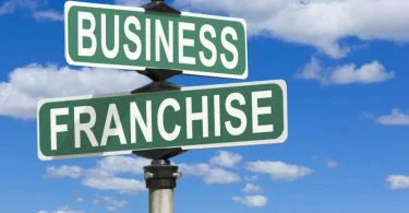 It is wonderful to move from a worker to a proprietor. Hence if you are beginning a small enterprise pendant upon trading items of a big firm, there are two patterns of doing it. You may acquire a license to trade the items or services, or you turn out to become the firm's franchise. It isn't straightforward since the two phrases are almost identical, and you never offered a second opinion. Still, presently, the individual is required to choose between the two. Franchising and licensing are two business notions with big firms that developed during the 80s and have become well-known and conventional.